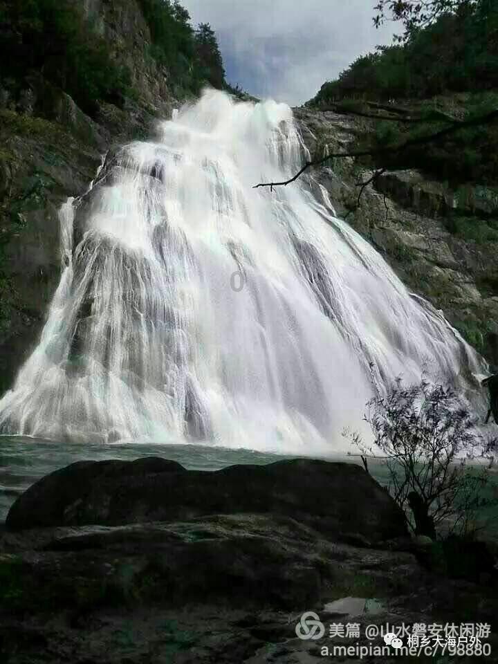 逃出昏暗的地下室